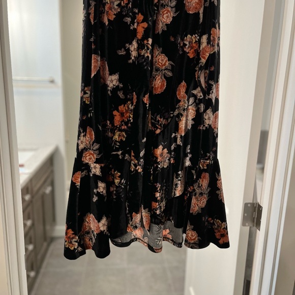 Cottage core/ boho velour floral skirt and top set. - Picture 5 of 7